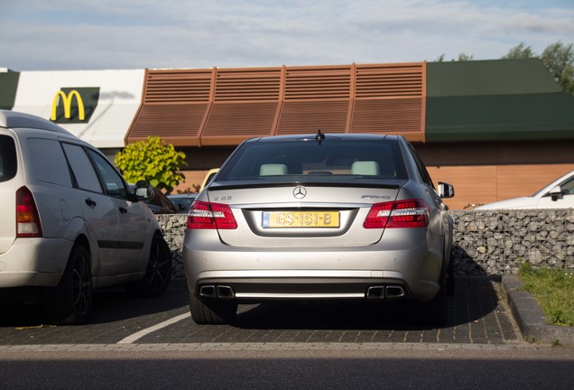 Mercedes-Benz E 63 AMG W212 V8 Biturbo