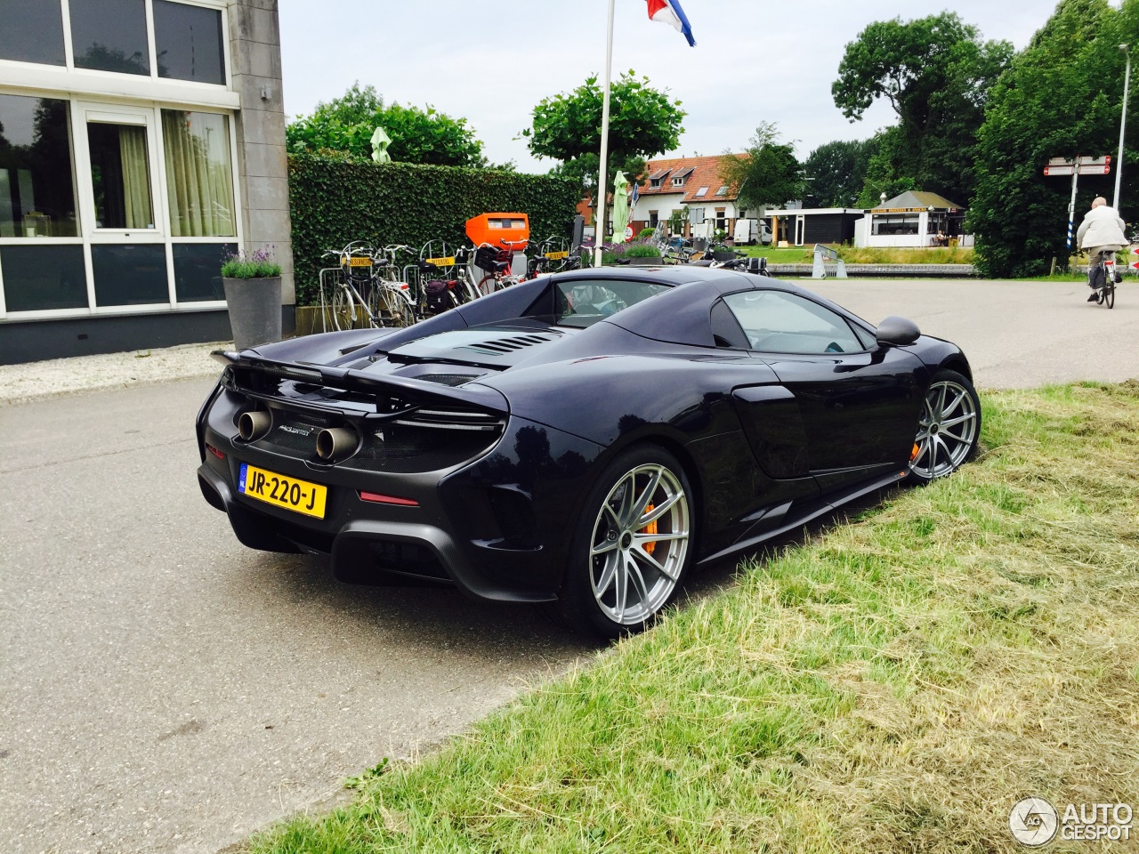 McLaren 675LT Spider