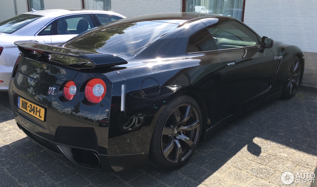 Nissan GT-R