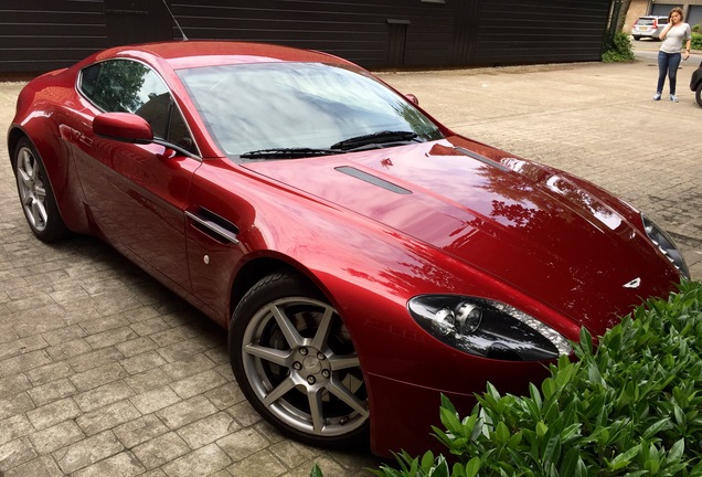 Aston Martin V8 Vantage