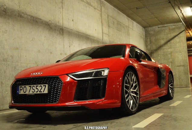 Audi R8 V10 Plus 2015