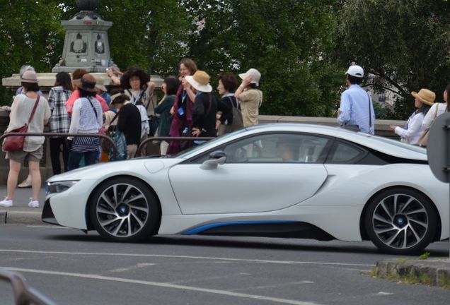 BMW i8