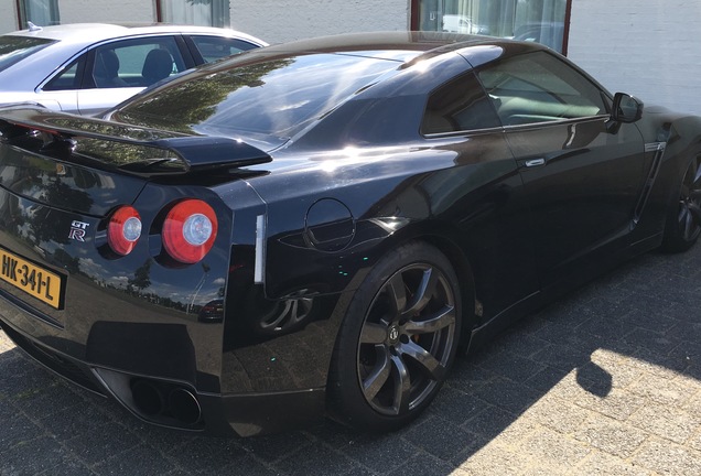 Nissan GT-R