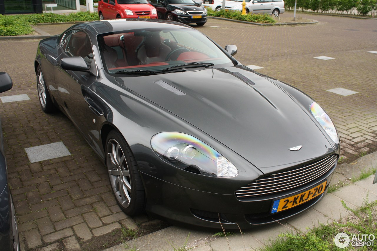 Aston Martin DB9