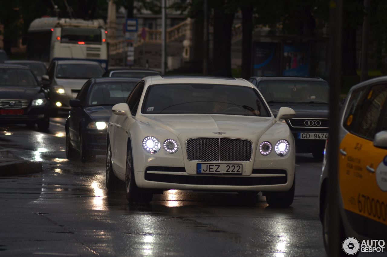 Bentley Flying Spur V8