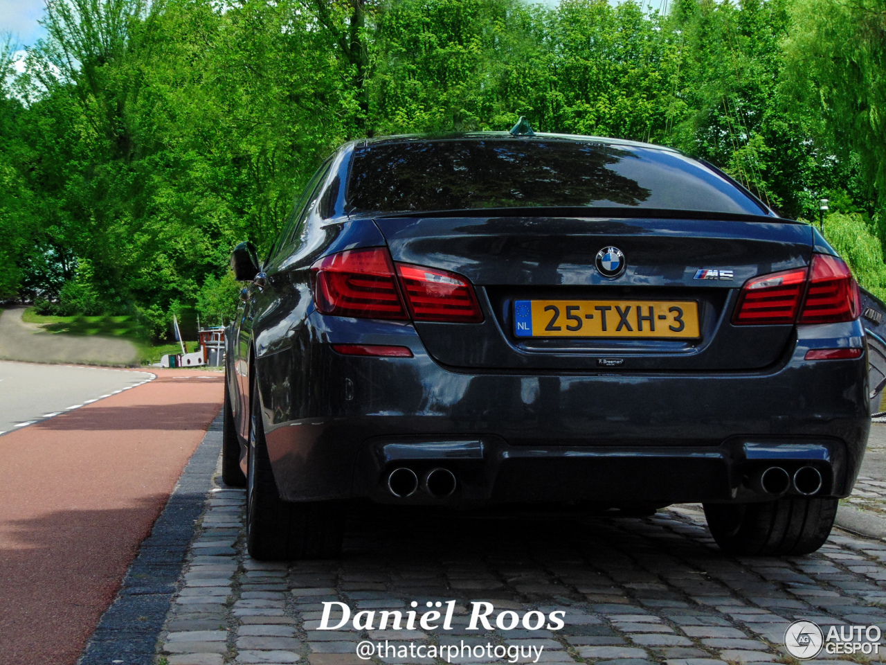 BMW M5 F10 2011