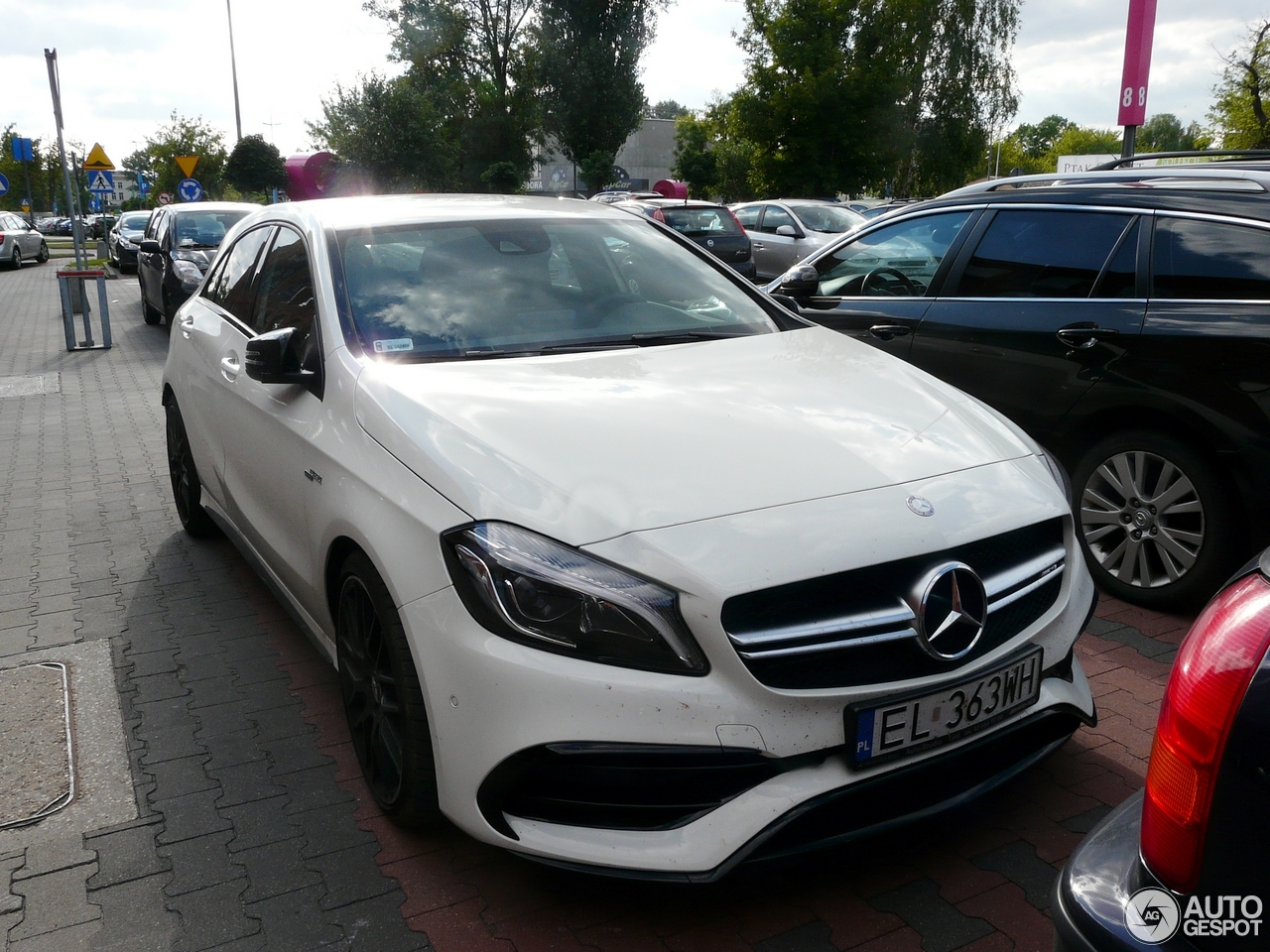 Mercedes-AMG A 45 W176 2015