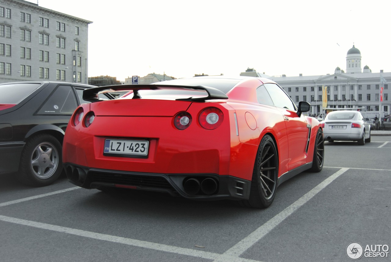 Nissan GT-R 2012