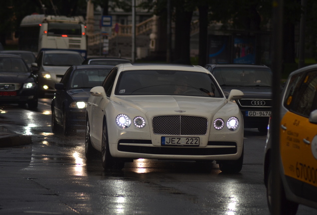 Bentley Flying Spur V8