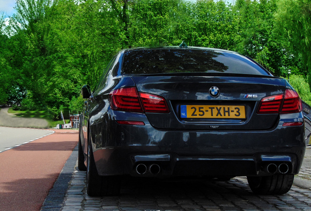 BMW M5 F10 2011