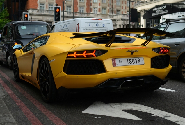 Lamborghini Aventador LP700-4