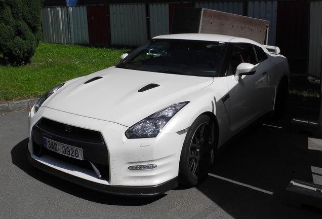 Nissan GT-R 2011