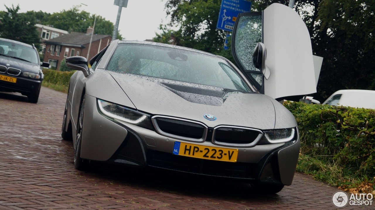 BMW i8