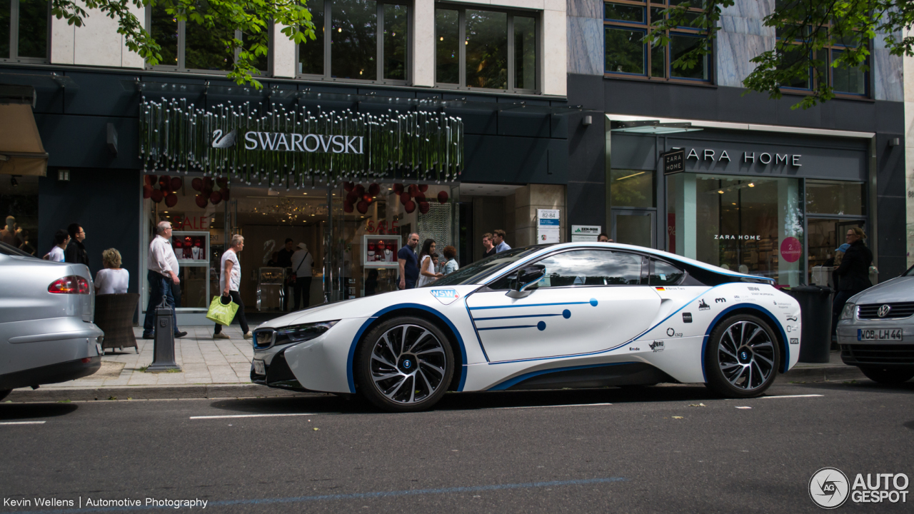 BMW i8