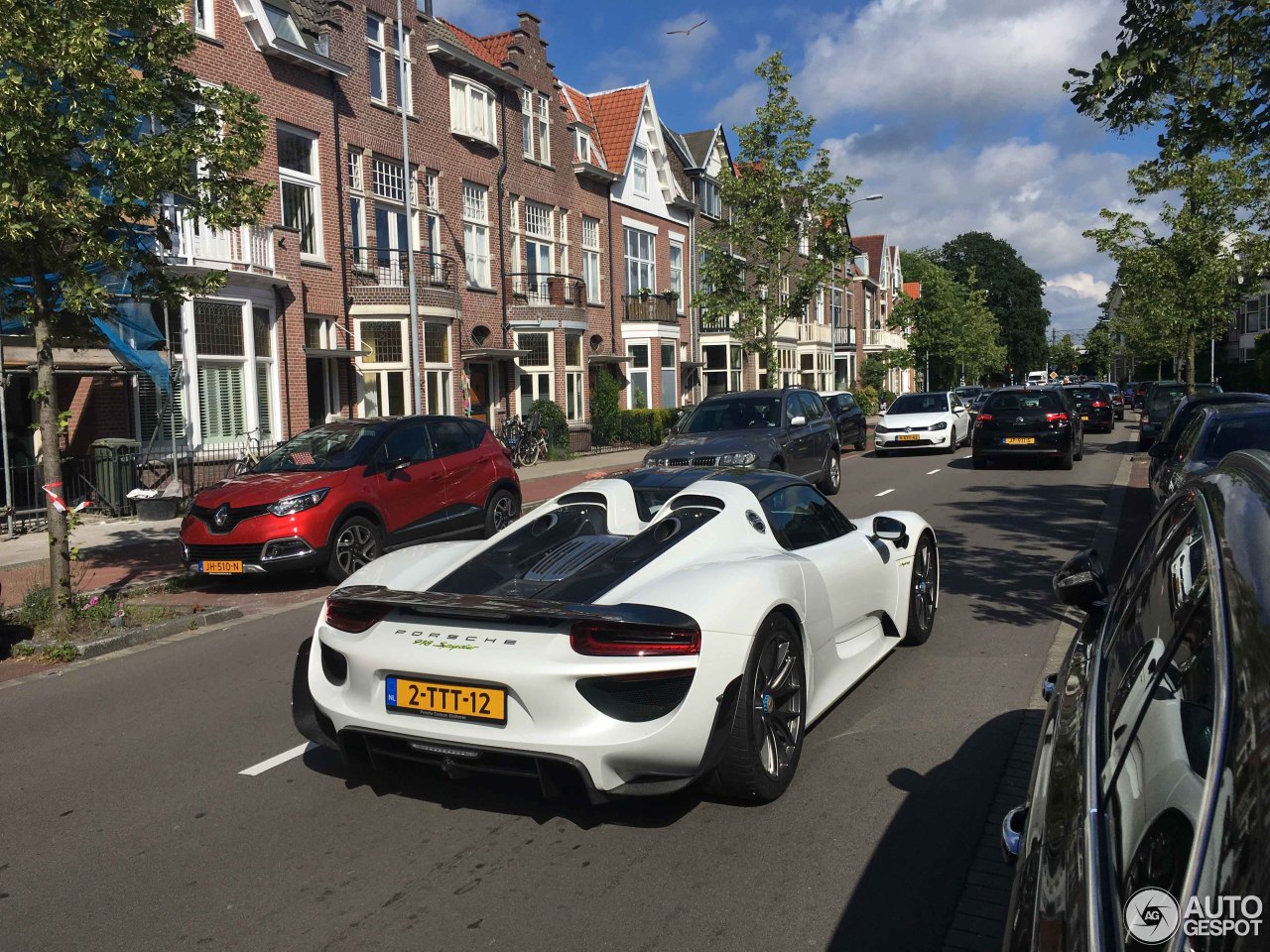 Porsche 918 Spyder Weissach Package