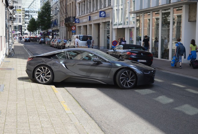 BMW i8