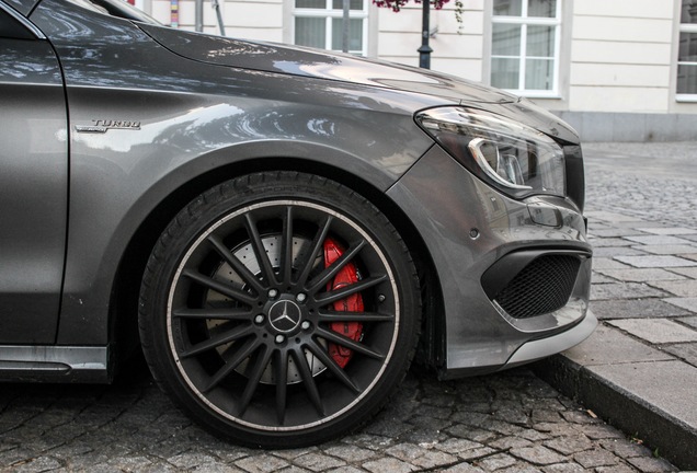 Mercedes-Benz CLA 45 AMG C117