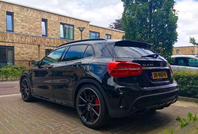 Mercedes-Benz GLA 45 AMG X156