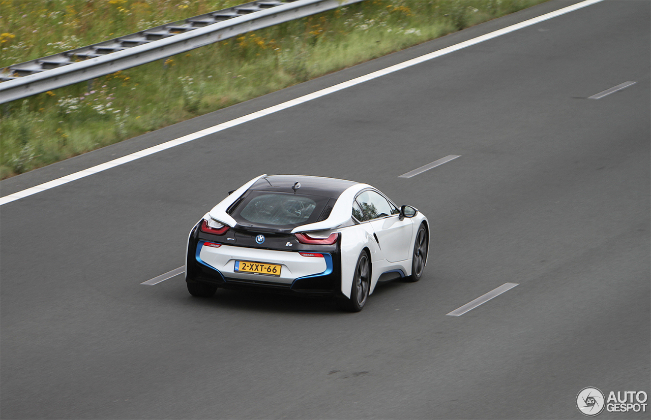 BMW i8