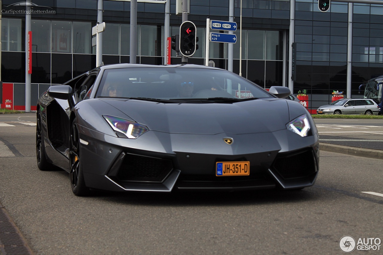 Lamborghini Aventador LP700-4 Roadster