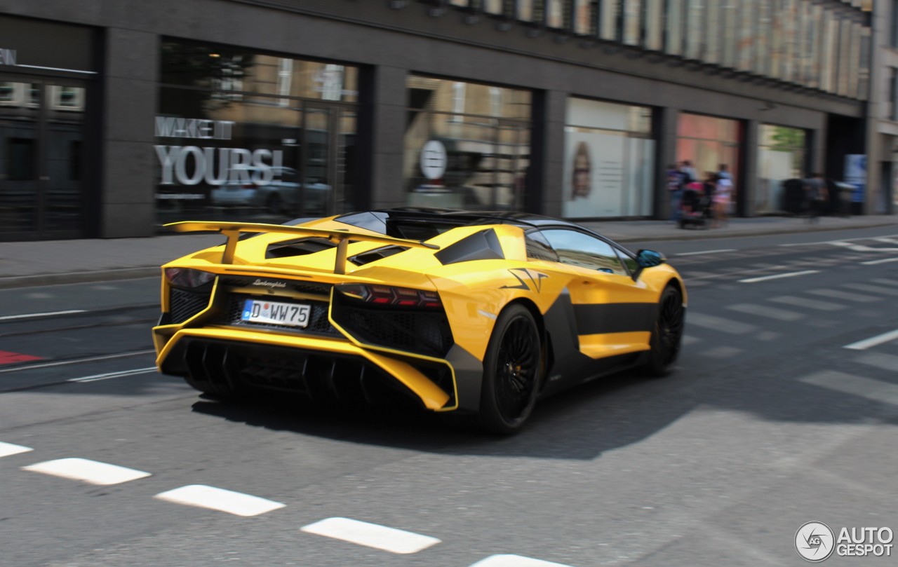 Lamborghini Aventador LP750-4 SuperVeloce Roadster