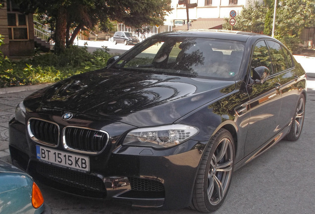 BMW M5 F10 2011