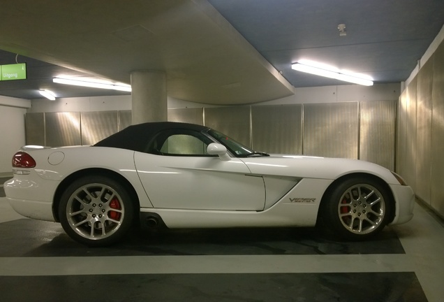 Dodge Viper SRT-10 Roadster White Mamba Edition