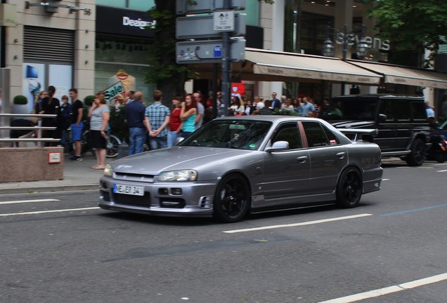 Nissan Skyline R34 Sedan