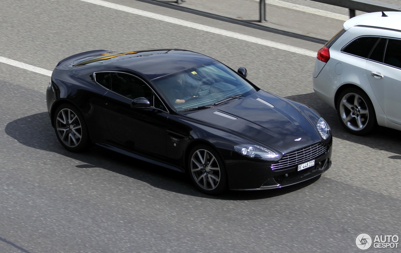 Aston Martin V8 Vantage S