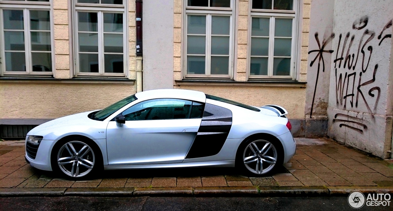 Audi R8 V10 Plus 2013