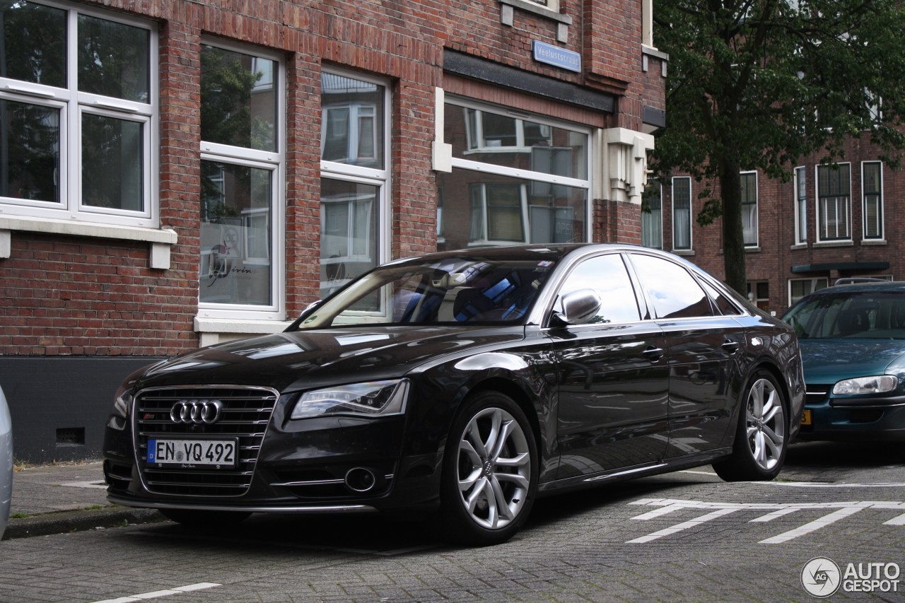 Audi S8 D4