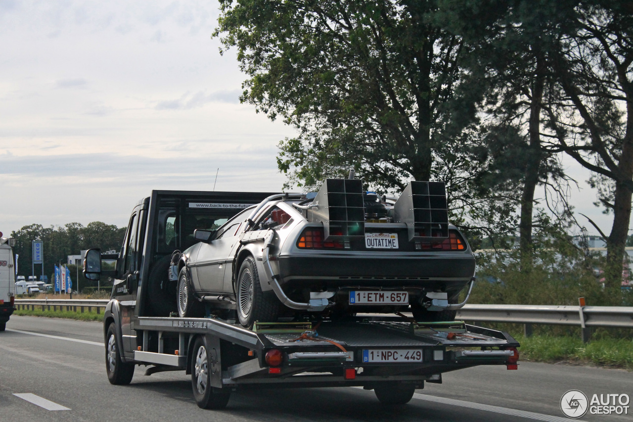 DeLorean DMC-12