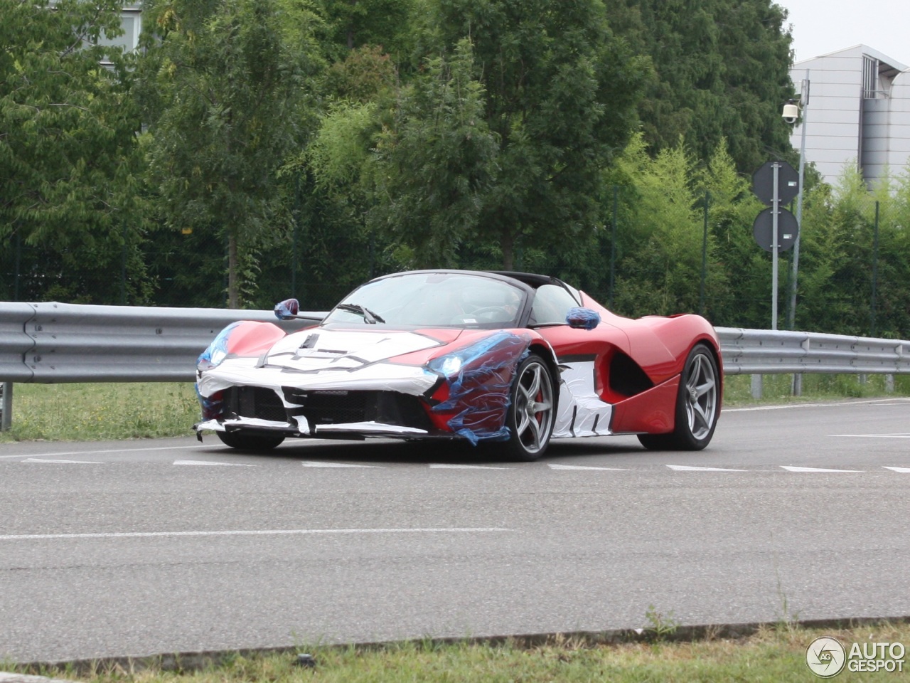 Ferrari LaFerrari Aperta