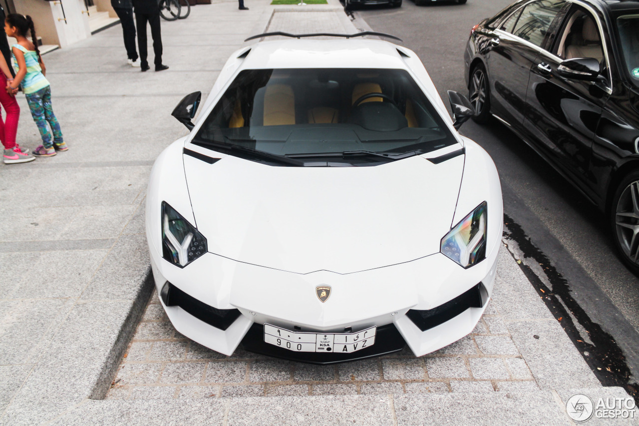 Lamborghini Aventador LP700-4