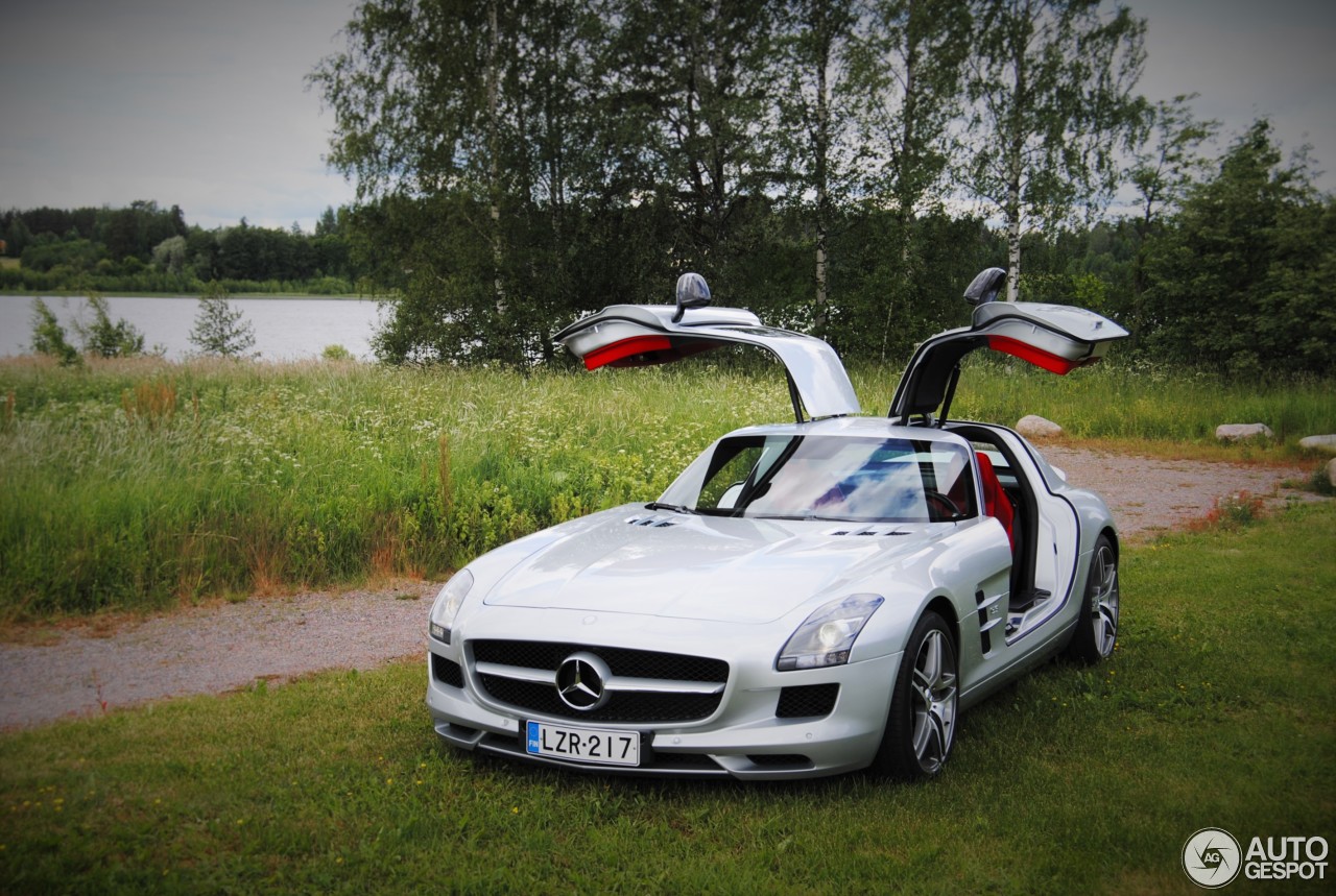 Mercedes-Benz SLS AMG