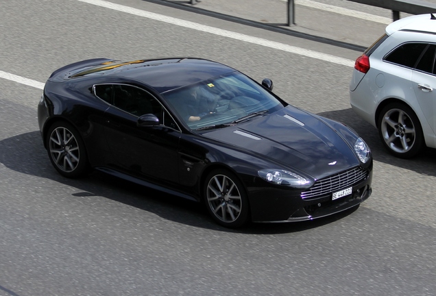 Aston Martin V8 Vantage S