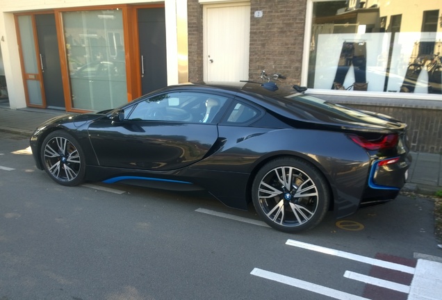 BMW i8