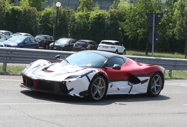 Ferrari LaFerrari Aperta