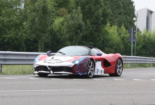 Ferrari LaFerrari Aperta