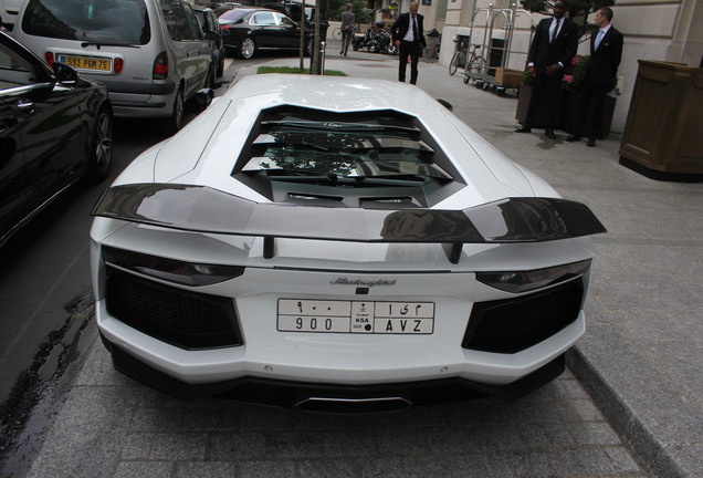 Lamborghini Aventador LP700-4