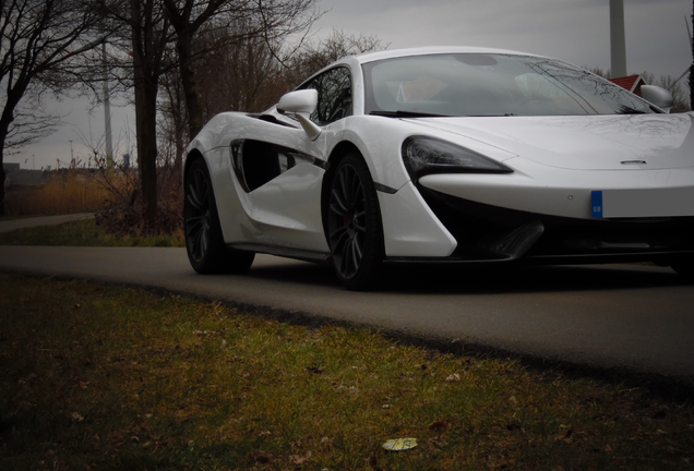 McLaren 570S