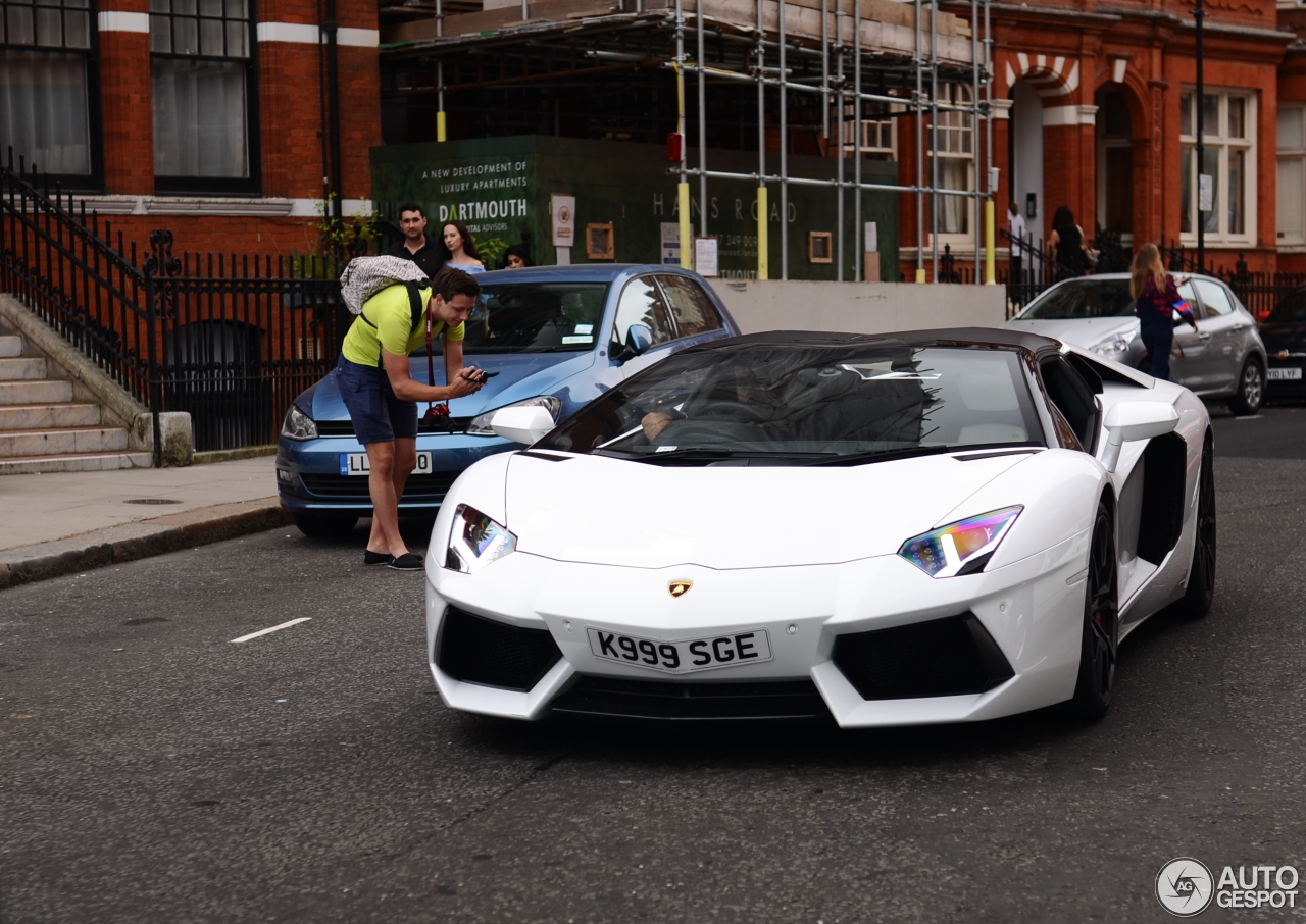 Lamborghini Aventador LP700-4 Roadster