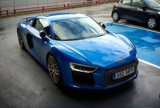 Audi R8 V10 Plus 2015