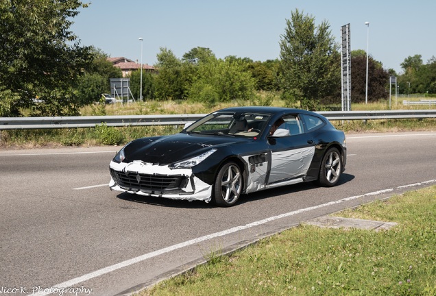 Ferrari GTC4Lusso