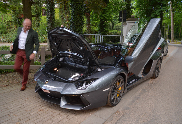 Lamborghini Aventador LP700-4 Roadster