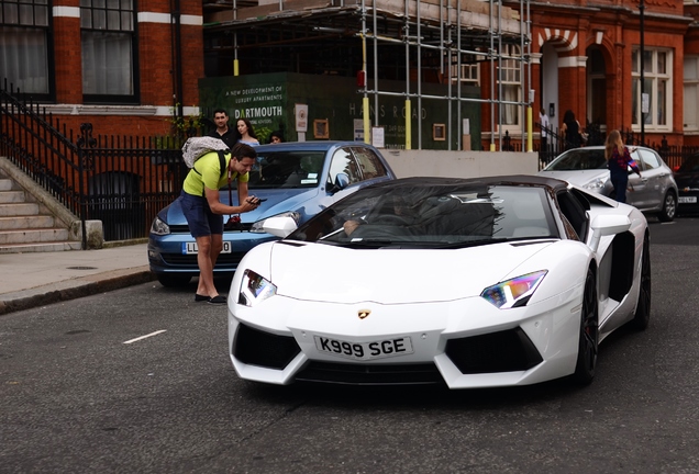 Lamborghini Aventador LP700-4 Roadster