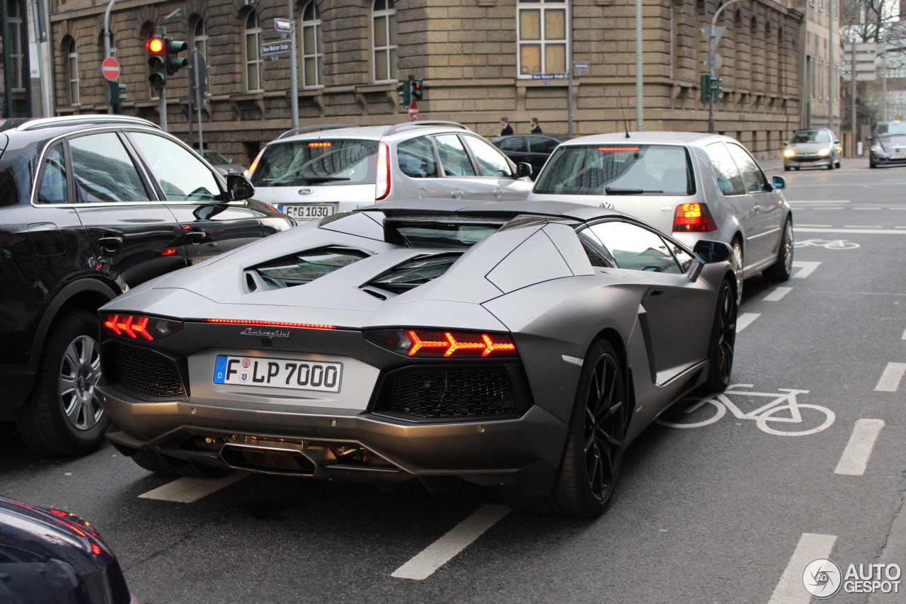 Lamborghini Aventador LP700-4 Roadster