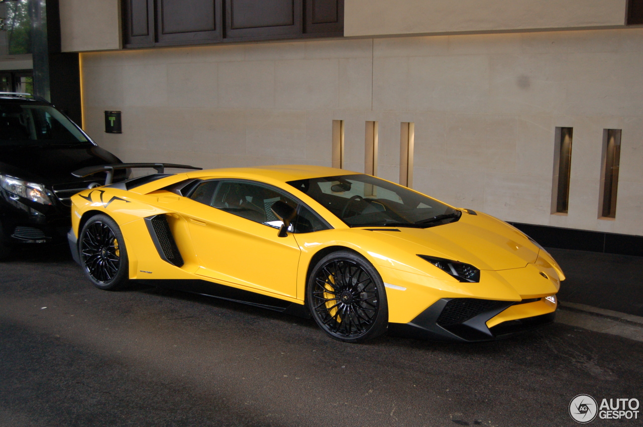 Lamborghini Aventador LP750-4 SuperVeloce