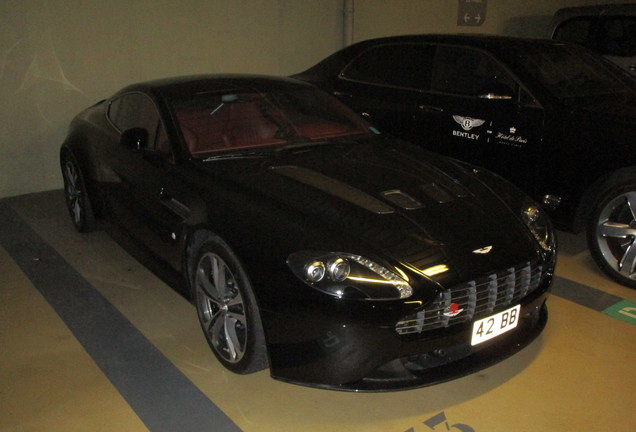 Aston Martin V12 Vantage