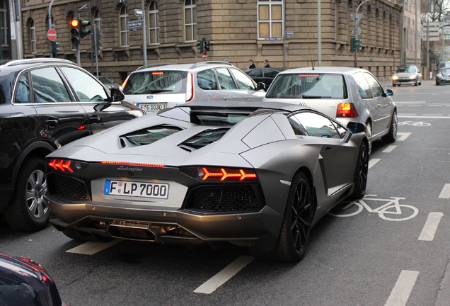 Lamborghini Aventador LP700-4 Roadster